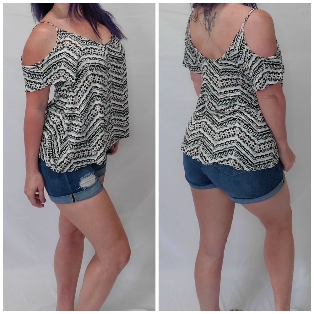 Ultra Flirt Boho Cold Shoulder Short Sleeve Scoop Neck Top